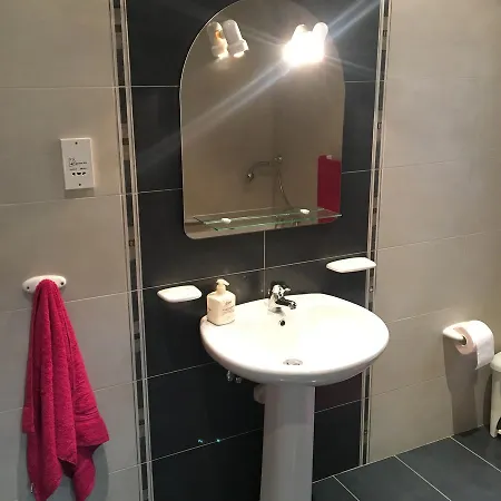 Semesterbostad Large 3 Bedroom House Swieqi