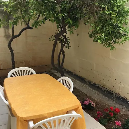 Semesterbostad Large 3 Bedroom House Swieqi