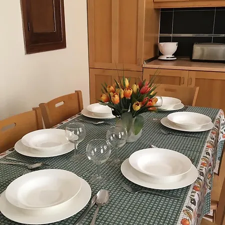 Semesterbostad Large 3 Bedroom House Swieqi